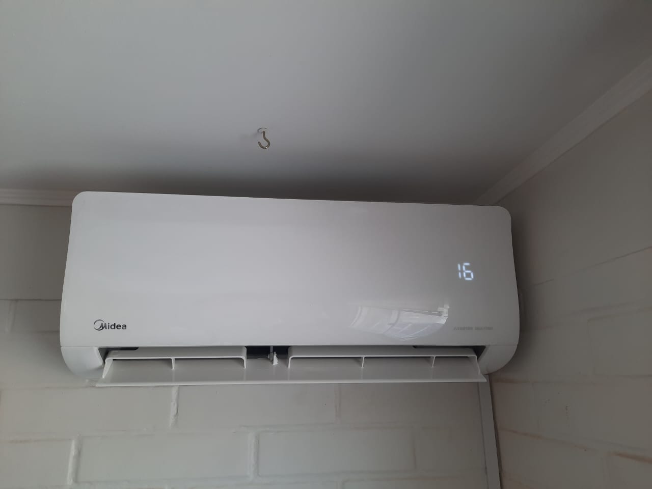 MIDEA Split Muro on-off-1-3